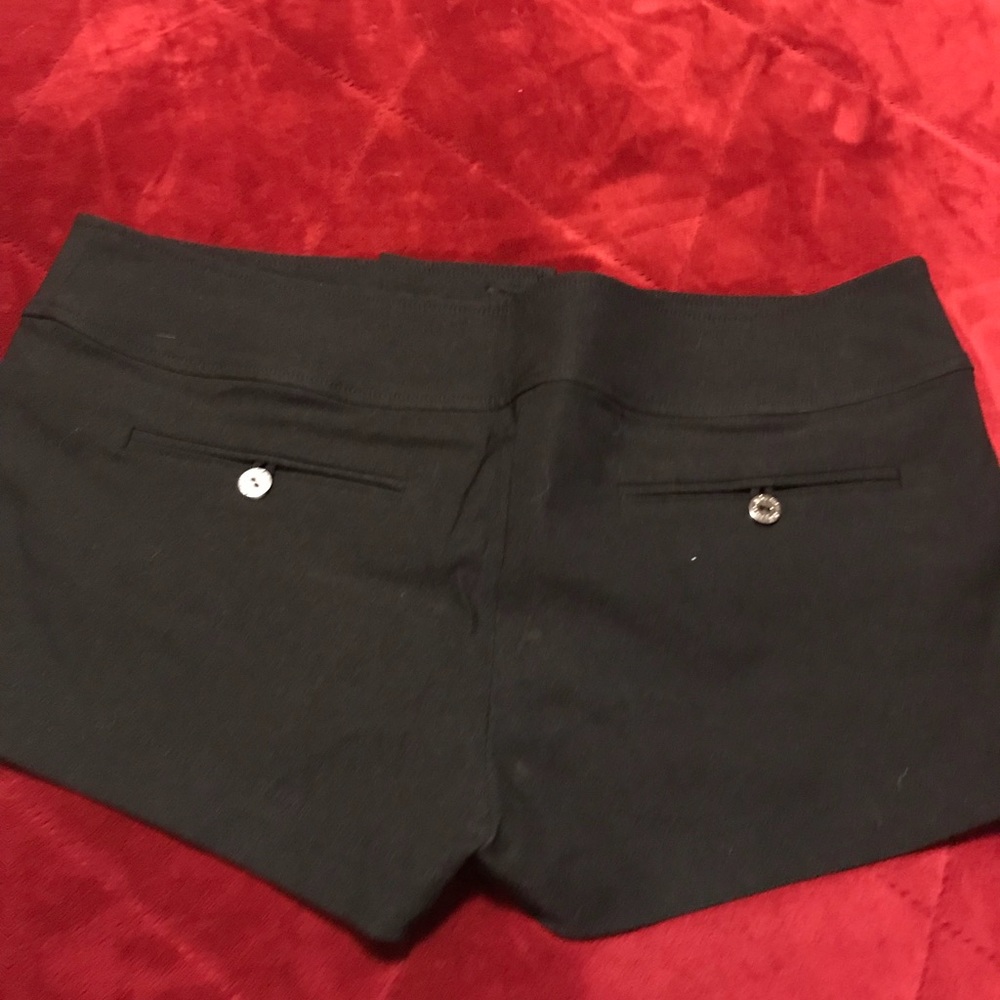 Shorts - Picture 2 of 3